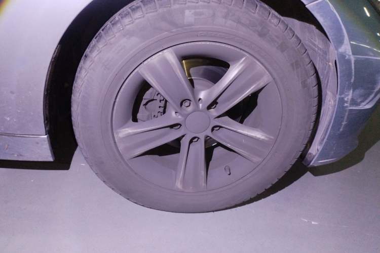 Used BMW 3 Series 2013 320i Sport Edition Right Front Wheel Hub