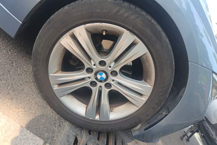 Used BMW 3 Series 2013 320i Sport Design Package Right Front Wheel Hub