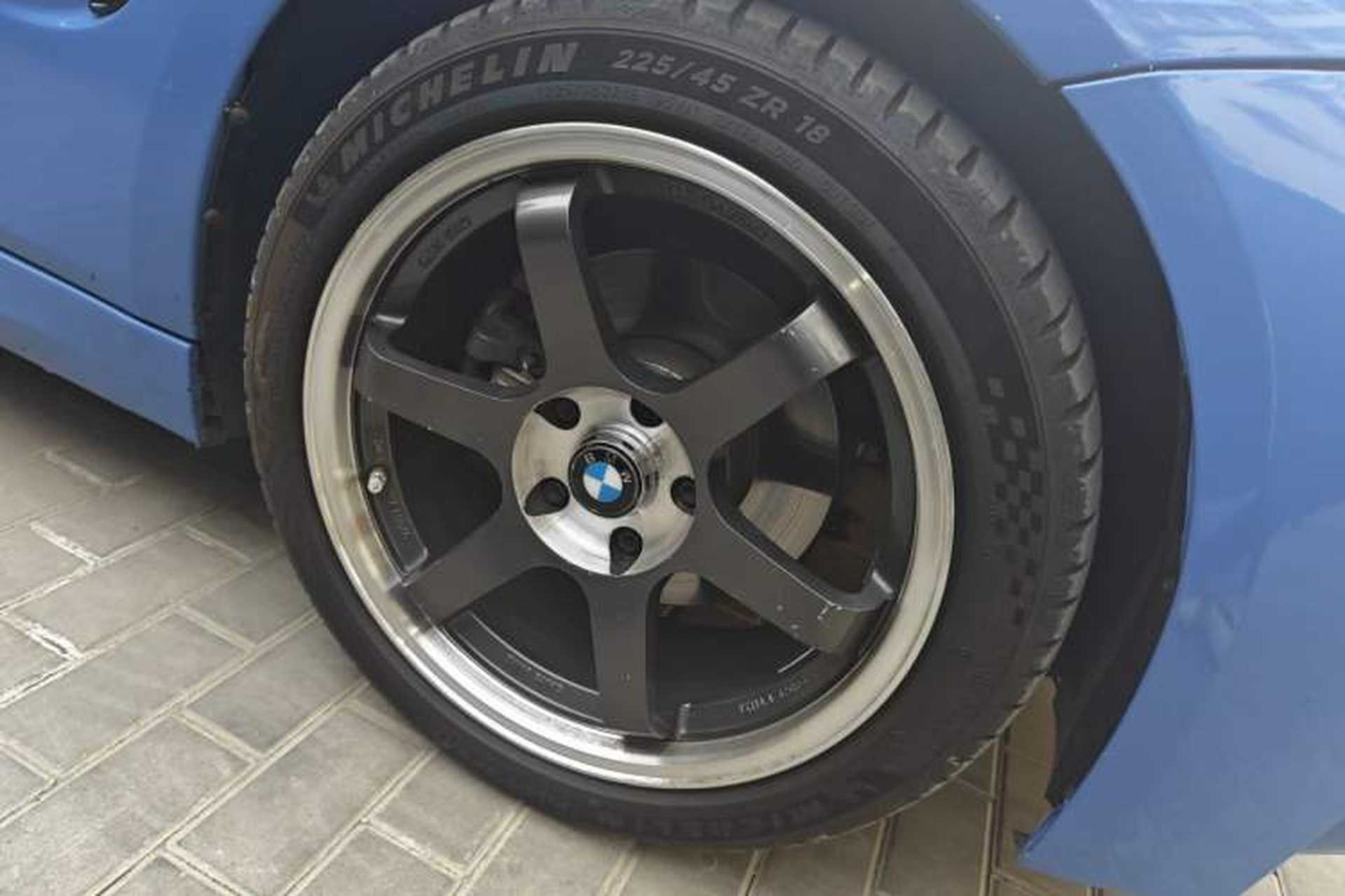 Used BMW 3 Series 2013 320i Active Edition Right Front Wheel Hub