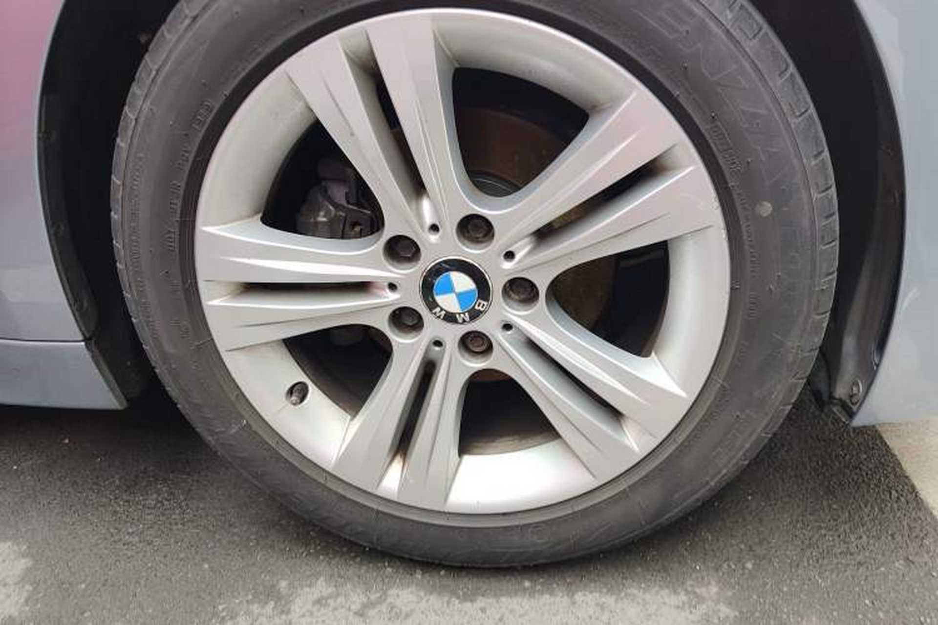 Used BMW 3 Series 2013 320i Sport Design Package Right Front Wheel Hub