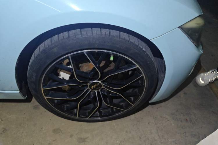 Used BMW 3 Series 2013 328i Sport Design Package Right Front Wheel Hub