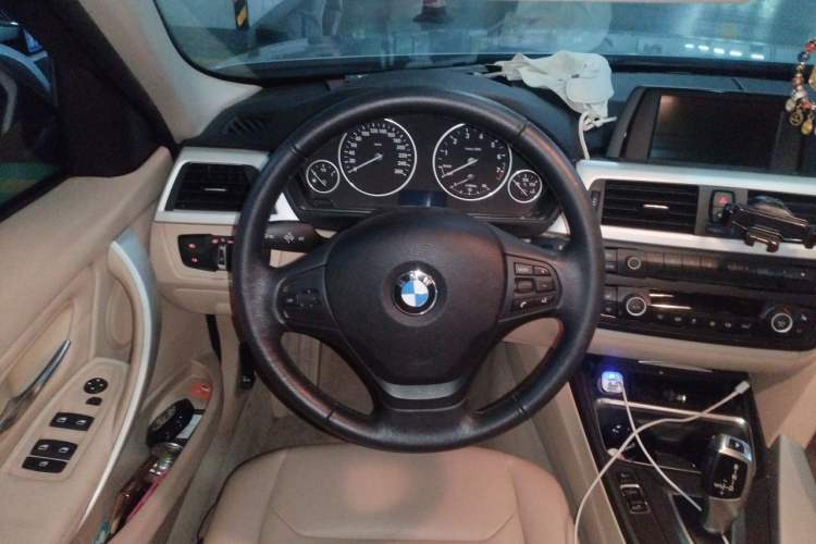 Used BMW 3 Series 2013 320i Sport Edition Steering Wheel