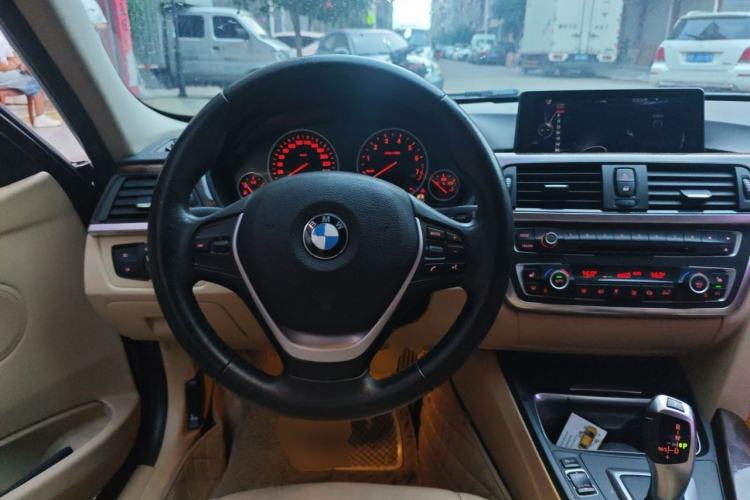 Used BMW 3 Series 2013 Facelifted 320Li Luxury Design Package Steering Wheel