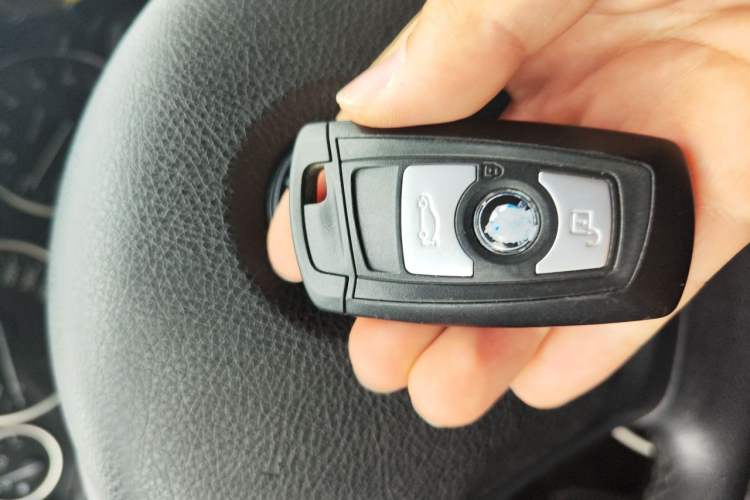Used BMW 3 Series 2013 320i Sport Edition Vehicle Key
