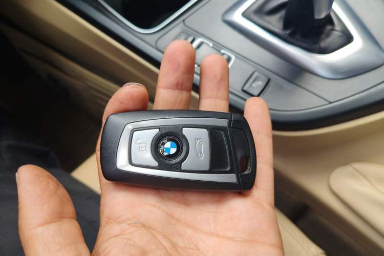 Used BMW 3 Series 2013 328Li Luxury Design Package Vehicle Key