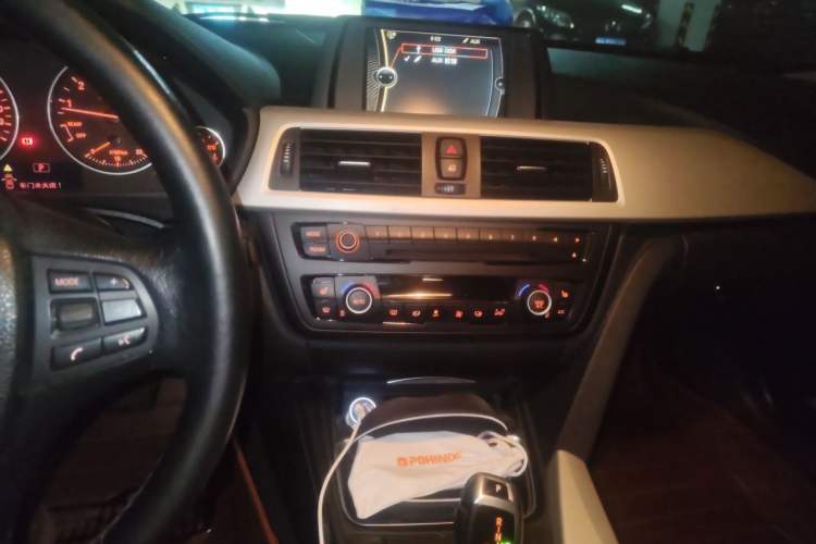 Used BMW 3 Series 2013 320i Sport Edition Audio And AC Panel