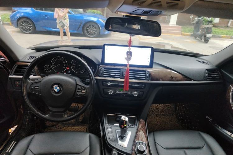 Used BMW 3 Series 2013 320Li Fashion Model Center Console