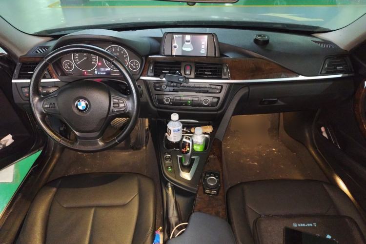 Used BMW 3 Series 2013 320Li Fashion Model Center Console