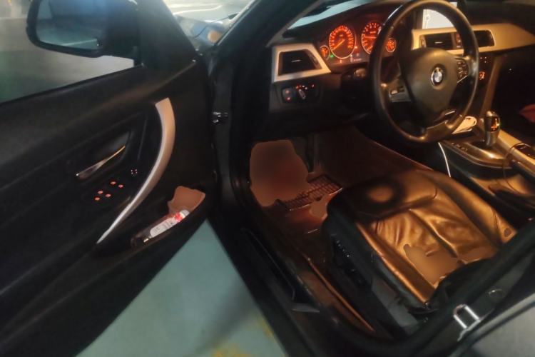 Used BMW 3 Series 2013 320i Sport Edition Driver Seat
