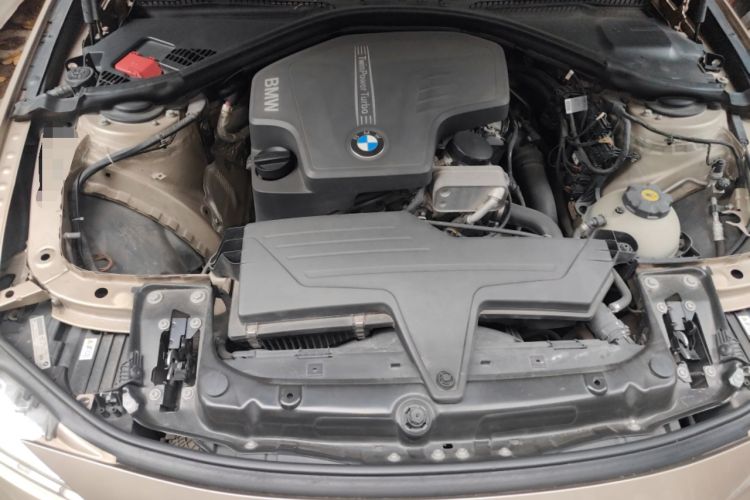 Used BMW 3 Series 2013 320Li Fashion Model Engine Bay