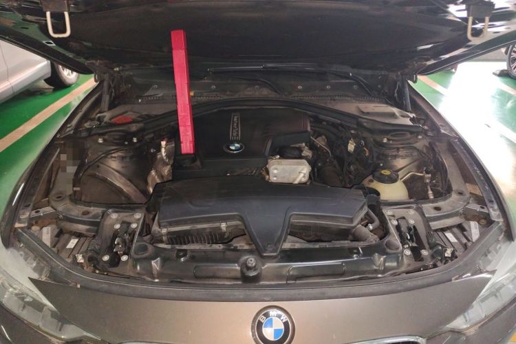 Used BMW 3 Series 2013 320Li Fashion Model Engine Bay