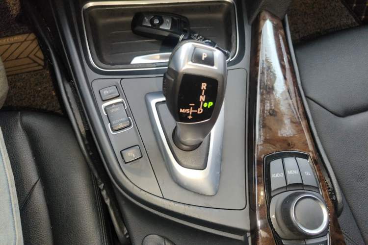 Used BMW 3 Series 2013 320Li Fashion Model Gear Lever