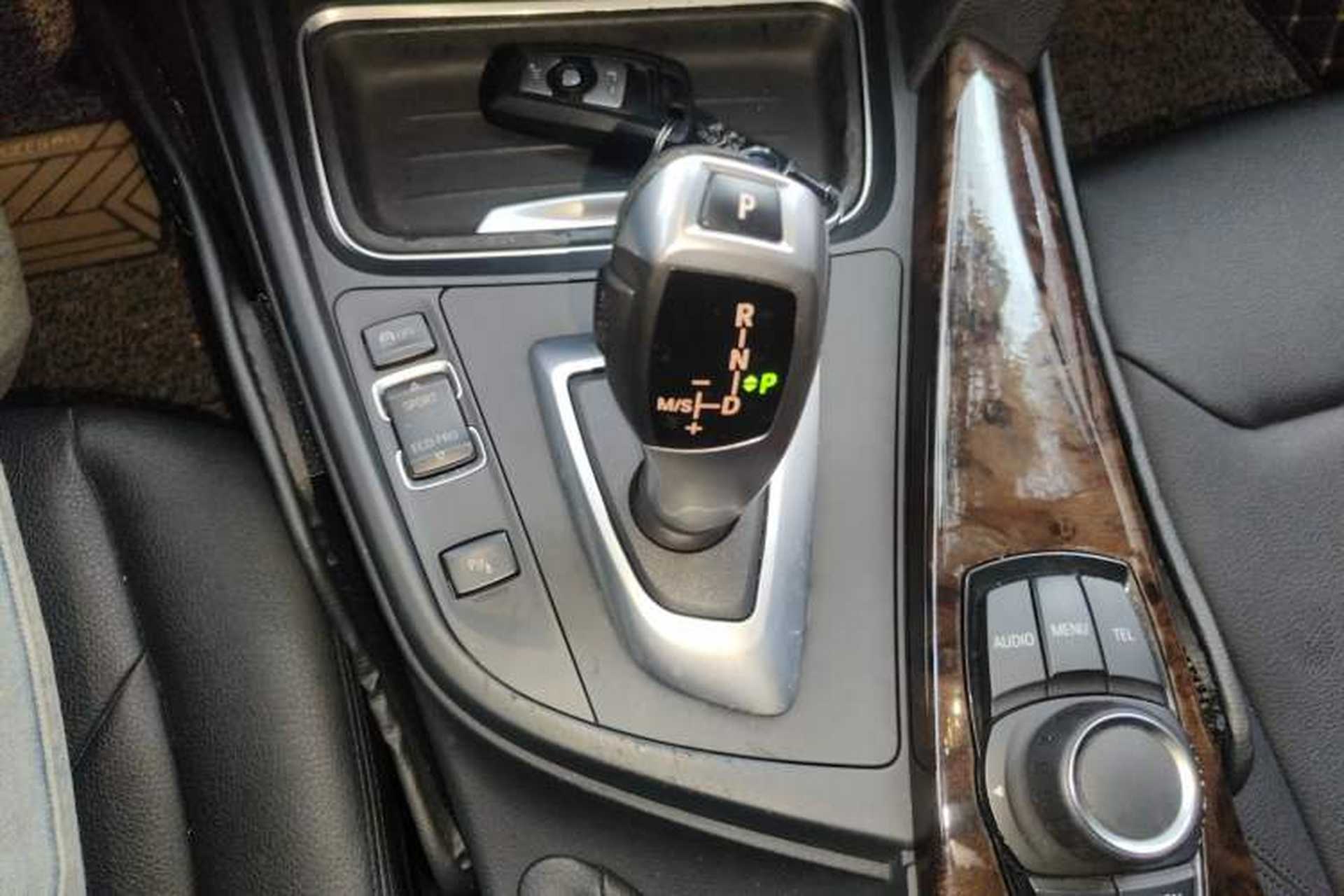 Used BMW 3 Series 2013 320Li Fashion Model Gear Lever