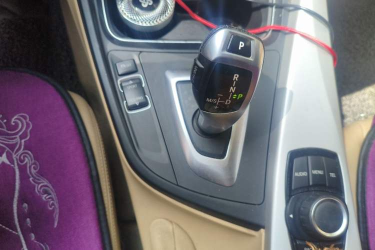 Used BMW 3 Series 2013 320i Sport Edition Gear Lever