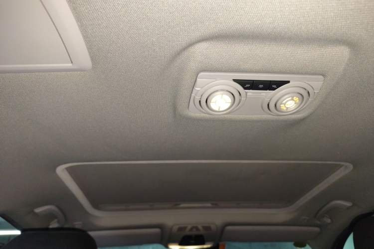 Used BMW 3 Series 2013 320Li Fashion Model Headliner