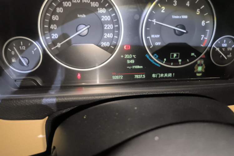 Used BMW 3 Series 2013 328Li Luxury Design Package Odometer Close Up