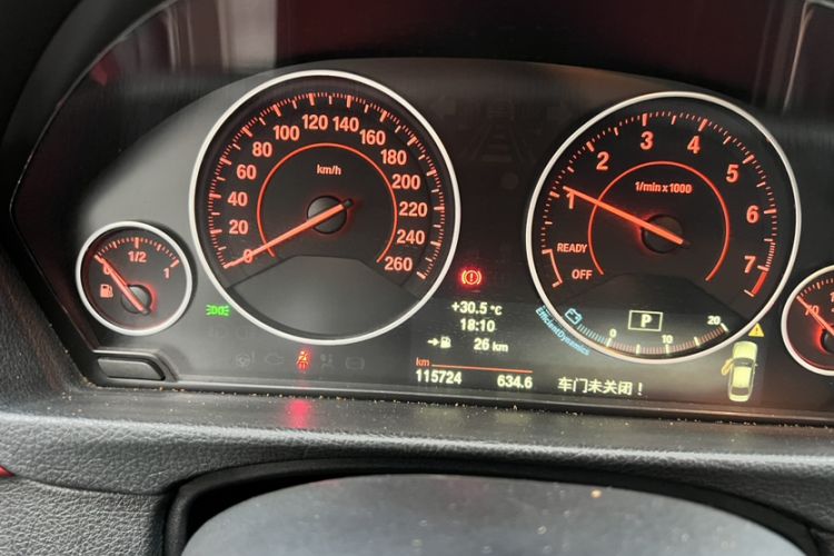 Used BMW 3 Series 2013 Restyled 320i Sport Design Package Odometer Close Up
