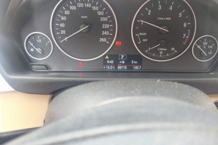 Used BMW 3 Series 2013 320i Sport Edition Odometer Close Up