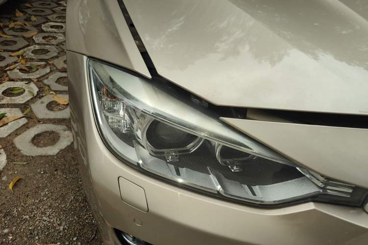 Used BMW 3 Series 2013 320Li Fashion Model Right Front Headlight