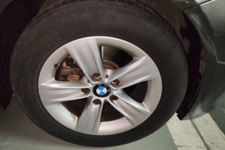 Used BMW 3 Series 2013 320i Sport Edition Right Front Wheel Hub