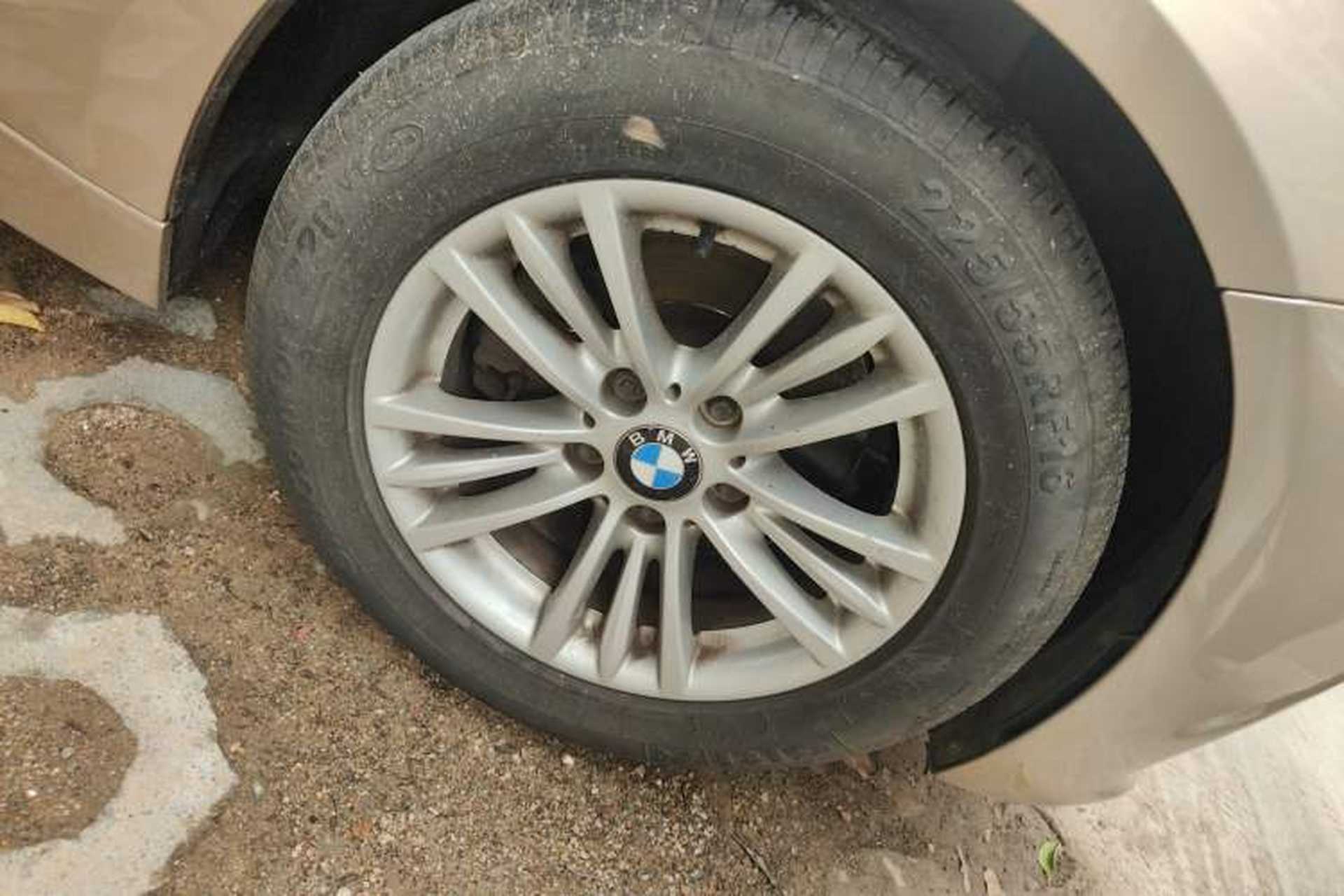 Used BMW 3 Series 2013 320Li Fashion Model Right Front Wheel Hub
