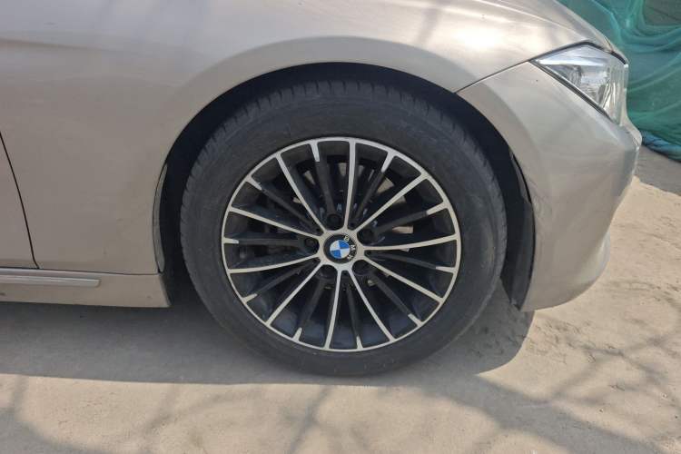 Used BMW 3 Series 2013 Facelift 320Li Fashion Design Package Right Front Wheel Hub