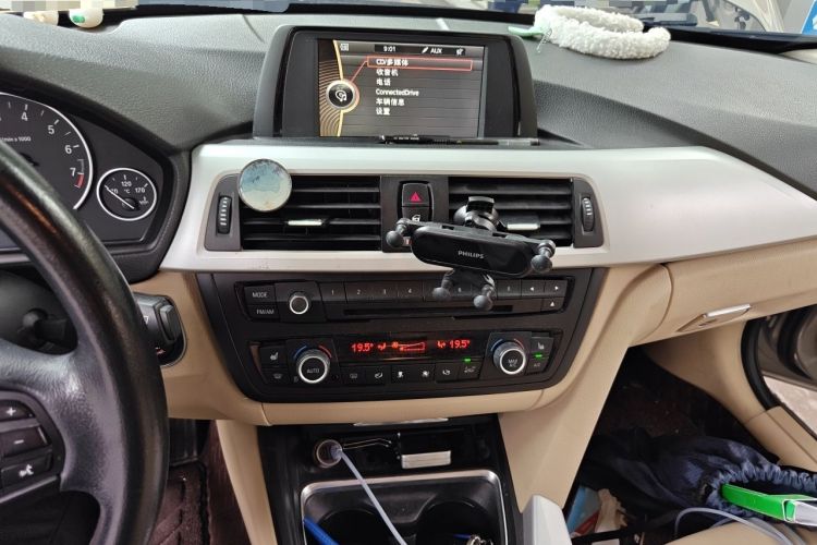 Used BMW 3 Series 2013 320i Sport Edition Audio And AC Panel