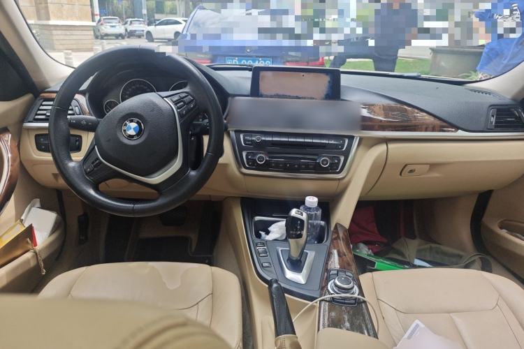 Used BMW 3 Series 2013 Facelifted 320Li Luxury Design Package Center Console
