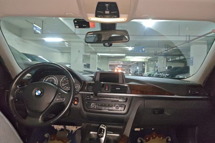 Used BMW 3 Series 2013 320Li Fashion Model Center Console