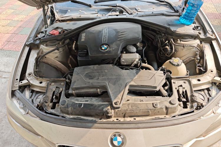 Used BMW 3 Series 2013 320i Active Edition Engine Bay