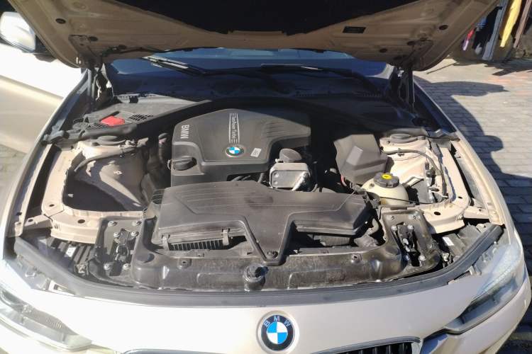 Used BMW 3 Series 2013 328i Sport Design Package Engine Bay