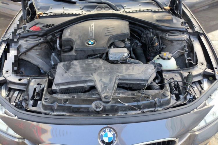 Used BMW 3 Series 2013 320Li Fashion Model Engine Bay