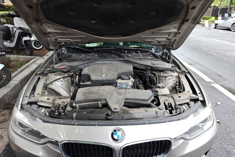 Used BMW 3 Series 2013 320i Sport Edition Engine Bay