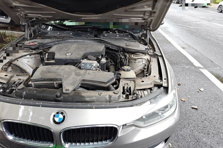 Used BMW 3 Series 2013 320i Sport Edition Engine Bay Left