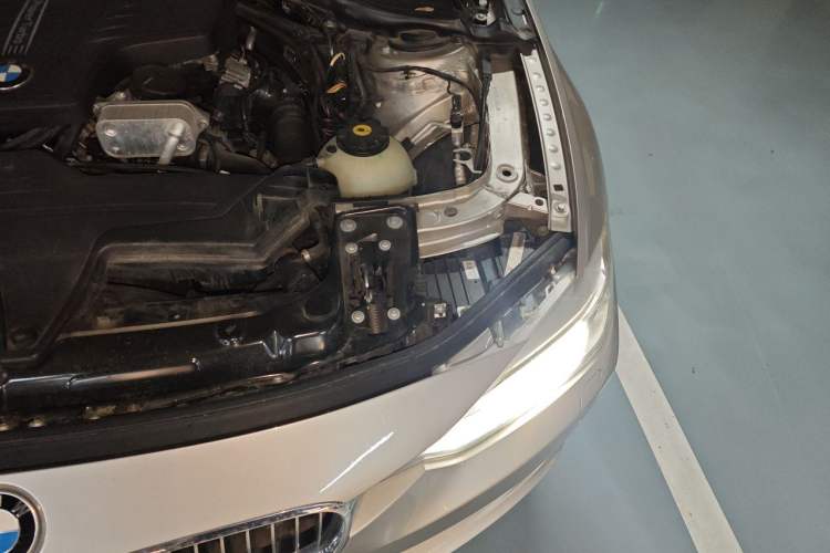 Used BMW 3 Series 2013 320Li Luxury Design Package Engine Bay Left