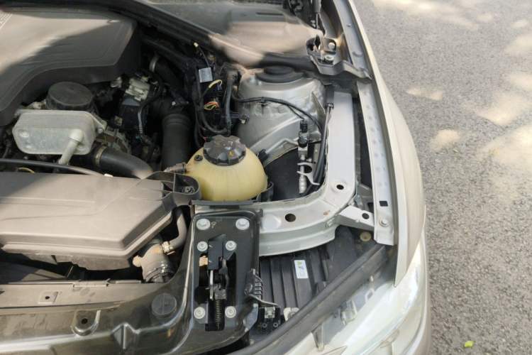Used BMW 3 Series 2013 320Li Luxury Design Package Engine Bay Left