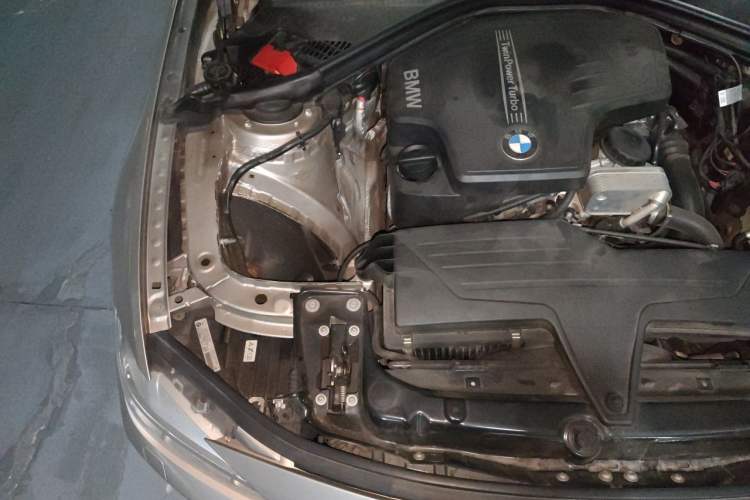 Used BMW 3 Series 2013 320Li Fashion Model Engine Bay Right
