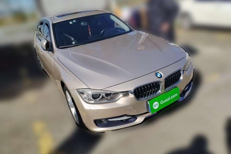 Used BMW 3 Series 2013 328i Sport Design Package Front Right 45 Deg