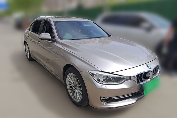 Used BMW 3 Series 2013 320Li Luxury Design Package Front Right 45 Deg