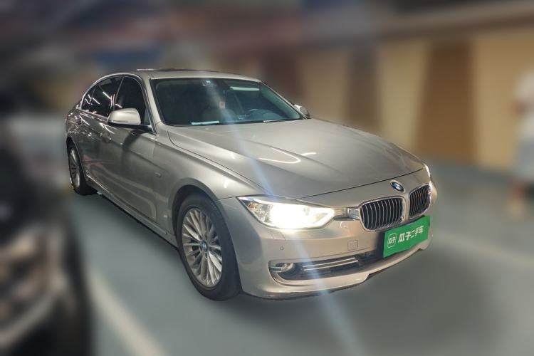Used BMW 3 Series 2013 320Li Luxury Design Package Front Right 45 Deg