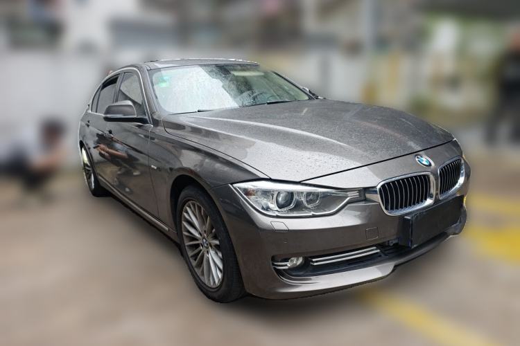 Used BMW 3 Series 2013 Facelifted 320Li Luxury Design Package Front Right 45 Deg