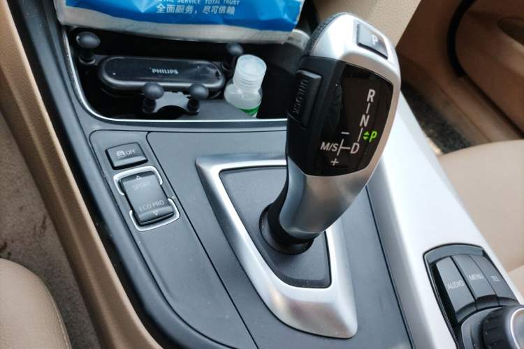 Used BMW 3 Series 2013 316i Active Edition Gear Lever