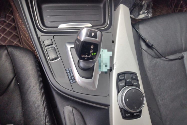Used BMW 3 Series 2013 320i Sport Edition Gear Lever