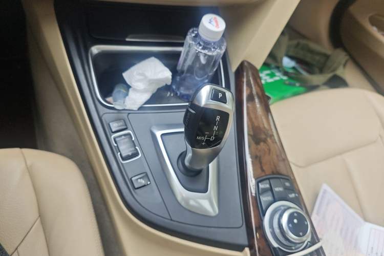 Used BMW 3 Series 2013 Facelifted 320Li Luxury Design Package Gear Lever