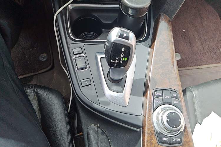 Used BMW 3 Series 2013 320Li Luxury Design Package Gear Lever