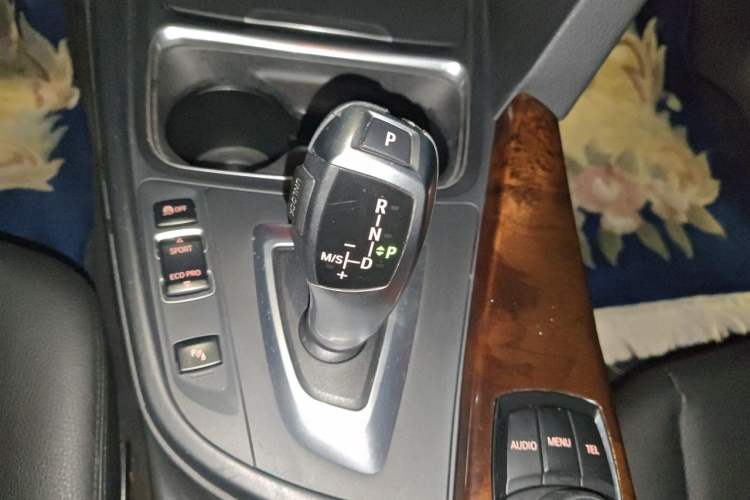Used BMW 3 Series 2013 320Li Fashion Model Gear Lever