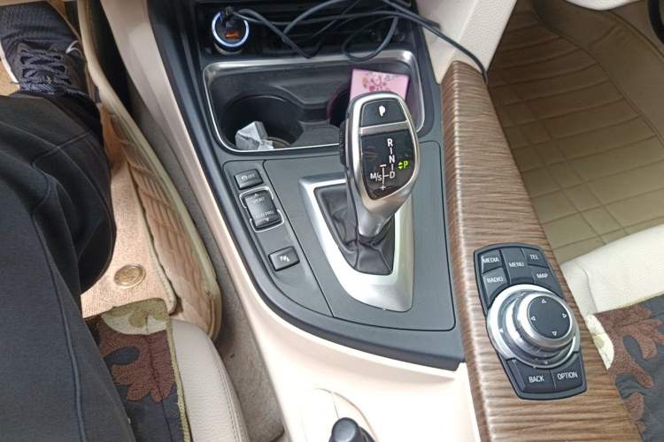 Used BMW 3 Series 2013 320Li Fashion Design Package Gear Lever