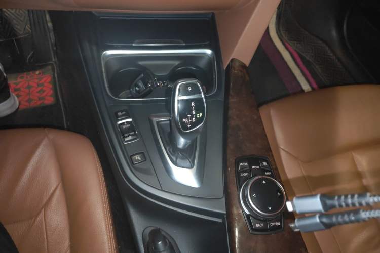 Used BMW 3 Series 2013 Facelifted 320Li Luxury Design Package Gear Lever
