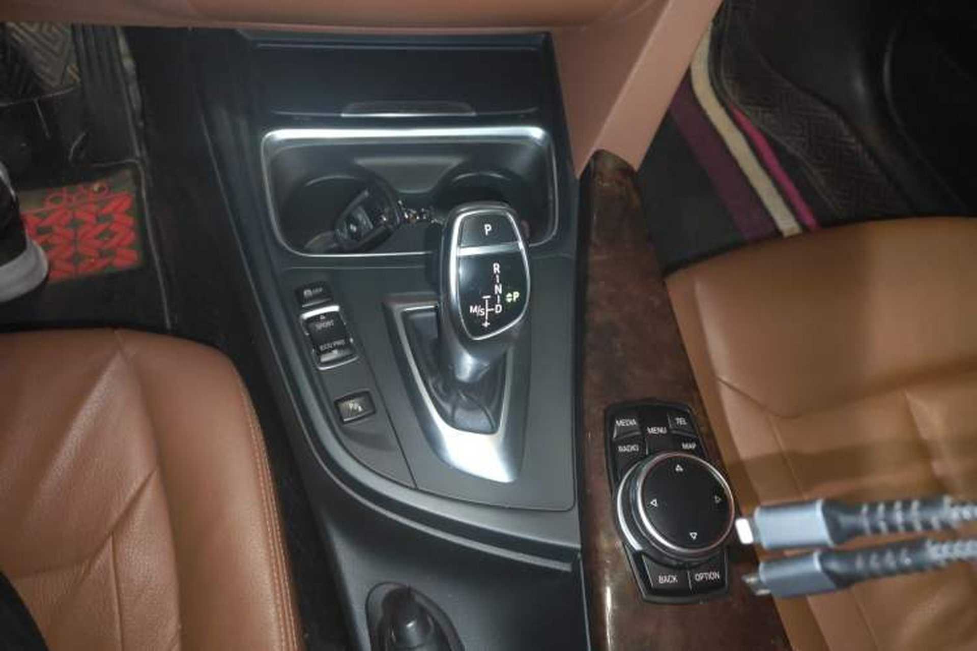 Used BMW 3 Series 2013 Facelifted 320Li Luxury Design Package Gear Lever
