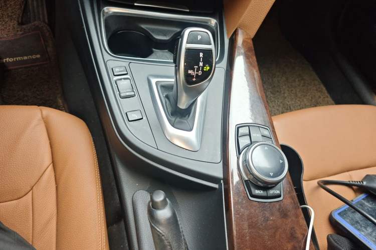 Used BMW 3 Series 2013 Facelifted 320Li Luxury Design Package Gear Lever